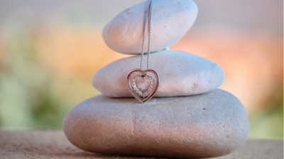 Model Kalung Emas Putih